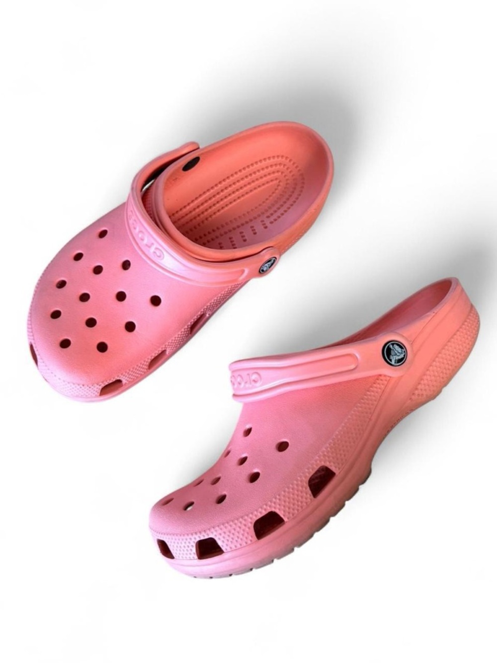 Crocs Classic Solid Clogs Guava Women’s Sz 9
